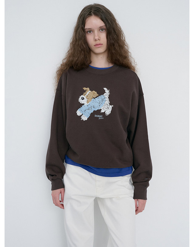 던스트 UNISEX PUPPY SWEATSHIRT BROWN_M_UDTS6C112W2 브라운 착용컷