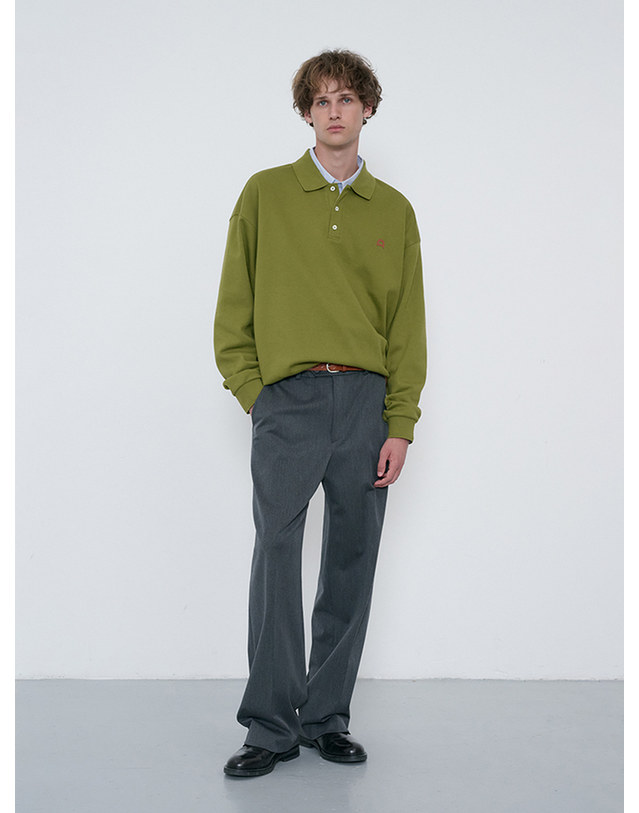 던스트 [10/27 예약배송] UNISEX LEATHER LOGO COLLARED T-SHIRT OLIVE_M_UDTS6C110E1 그린 착용컷