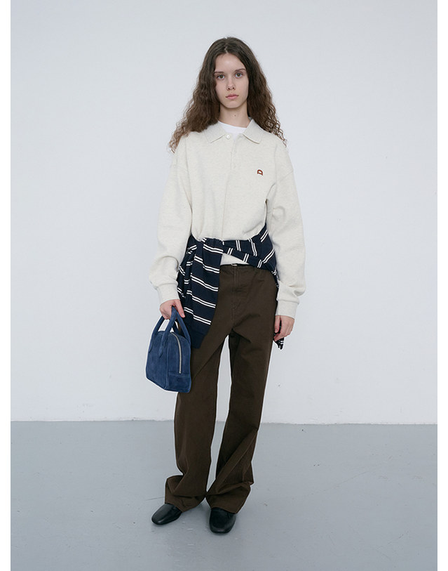 던스트 UNISEX LEATHER LOGO COLLARED T-SHIRT OATMEAL MELANGE_M_UDTS6C110I1 그레이 착용컷