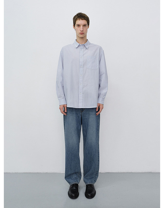던스트 UNISEX INFORMAL SHIRT SOFT BLUE GREY STRIPE_M_UDSH6C102B1 블루 착용컷