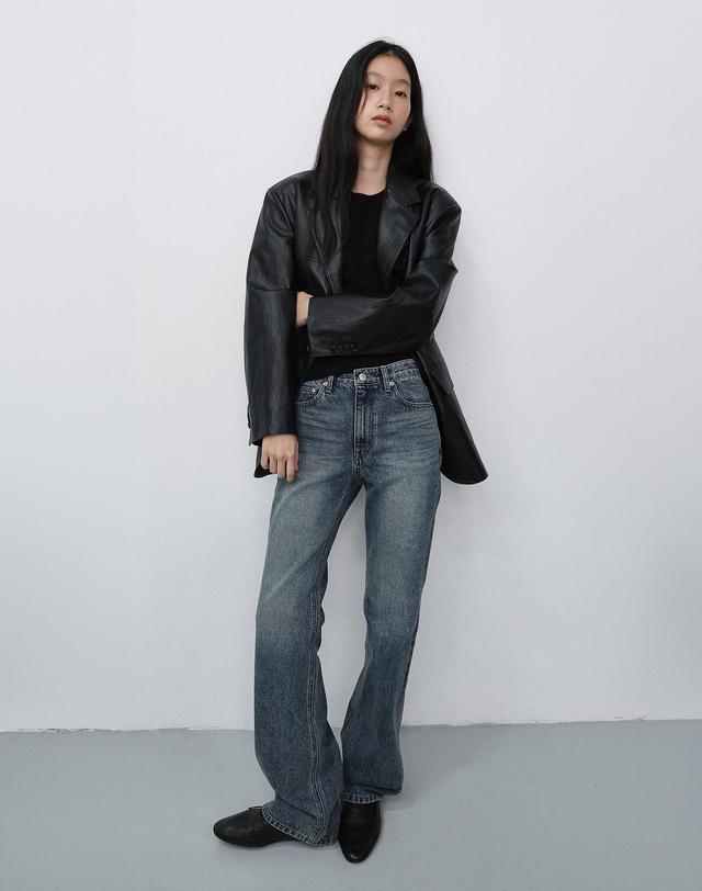 던스트 REFINED FLARED JEANS CLASSIC BLUE_UDPA6C206B2 블루 착용컷