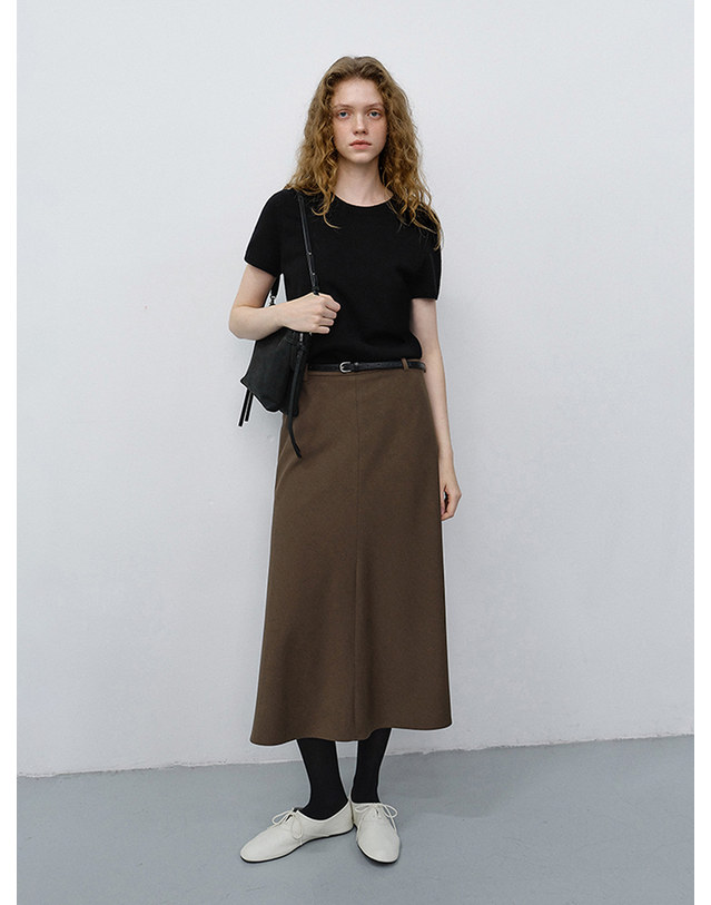 던스트 HALF SLEEVE KNIT TOP BLACK_UDSW6C201BK 블랙 착용컷