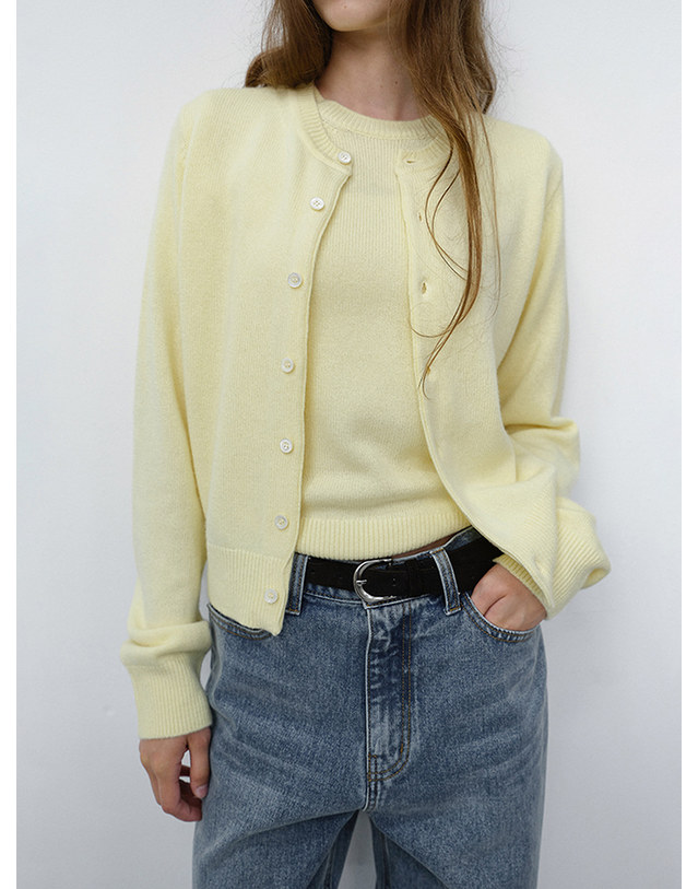 던스트 HALF SLEEVE KNIT TOP LEMON BUTTER_UDSW6C201Y1 노랑 착용컷