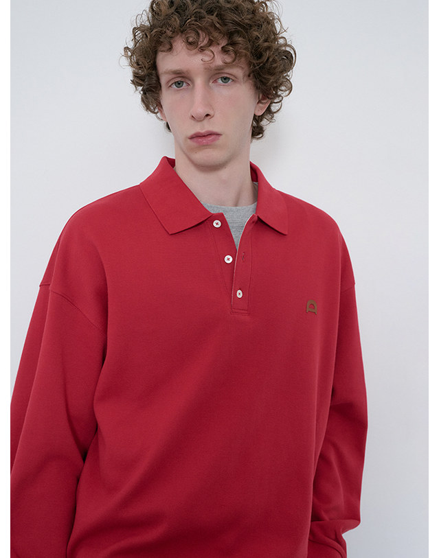 던스트 [10/27 예약배송] UNISEX LEATHER LOGO COLLARED T-SHIRT RED_UDTS6C110R2 레드 착용컷