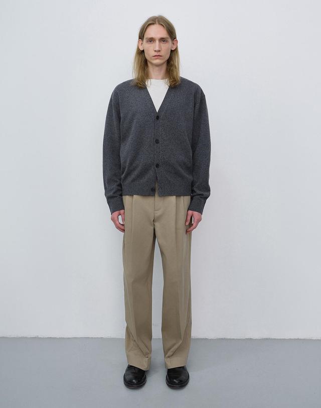 던스트 DOUBLE PLEATED WIDE CHINO SLACKS BEIGE_M_UDPA6C303I2 베이지 착용컷