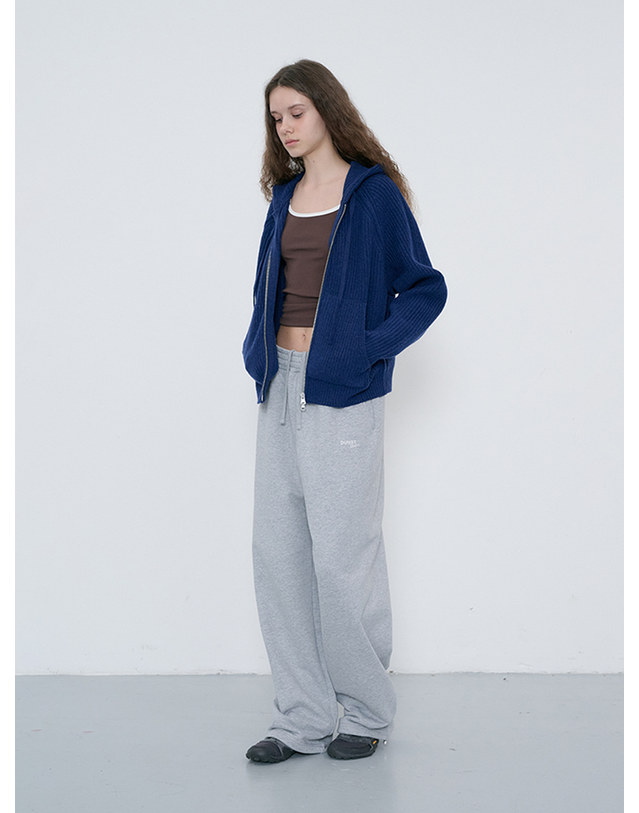 던스트 UNISEX STRAIGHT SWEATPANTS MELANGE GREY_M_UDPA6C101G2 그레이 착용컷