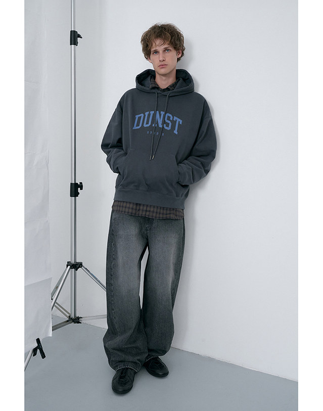 던스트 UNISEX ARCH LOGO HOODIE CHARCOAL GREY_M_UDTS6C111CG 그레이 착용컷