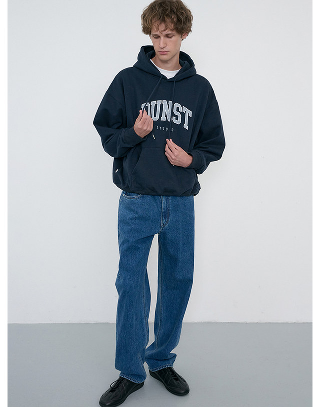 던스트 UNISEX ARCH LOGO HOODIE FRENCH NAVY_M_UDTS6C111N2 네이비 착용컷