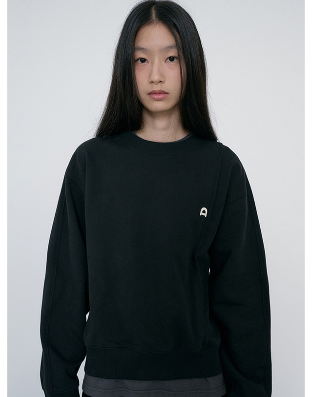 던스트 UNISEX DUNST LOGO CREASE SWEATSHIRT BLACK_M_UDTS6C103BK 블랙 착용컷
