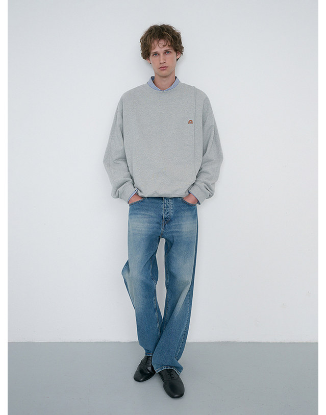 던스트 UNISEX DUNST LOGO CREASE SWEATSHIRT MELANGE GREY_M_UDTS6C103G2 그레이 착용컷