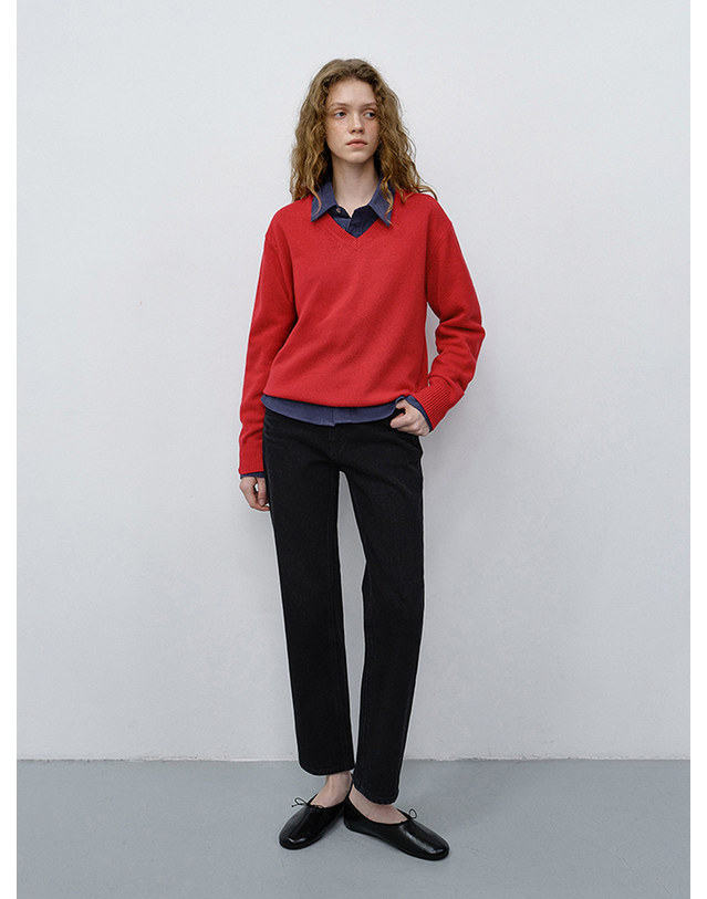 던스트 UNISEX CASHMERE V-NECK SWEATER RED_M_UDSW6C111R2 레드 착용컷