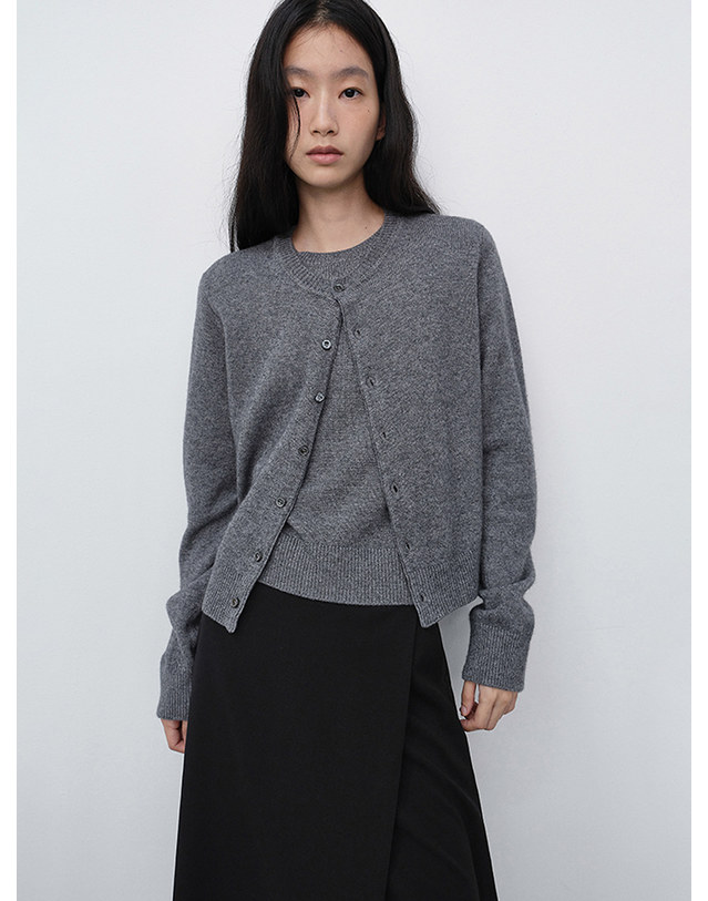 던스트 UNISEX CREWNECK KNIT CARDIGAN MELANGE GREY_M_UDSW6C101G2 그레이 착용컷