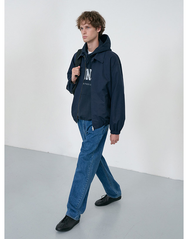 던스트 UNISEX COLLARED BLOUSON JACKET NAVY_M_UDJU6C112N2 네이비 착용컷
