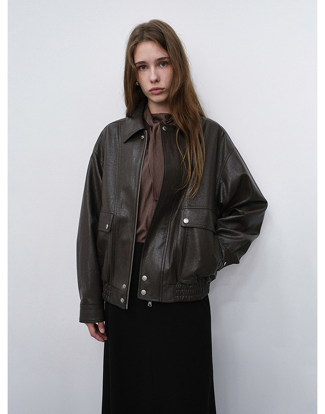 던스트 UNISEX LEATHER ZIP-UP BLOUSON DARK BROWN_M_UDJU6C105W2 브라운 착용컷