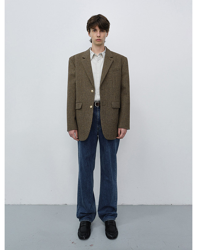 던스트 UNISEX CLASSIC 2 BUTTON WOOL BLAZER BROWN CHECK_M_UDJA6C107W2 브라운 착용컷