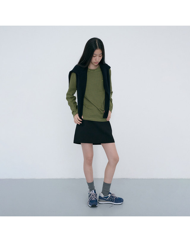 던스트 CLASSIC LOGO SOCKS CHARCOAL GREY_UDSS6F102G3 그레이 착용컷