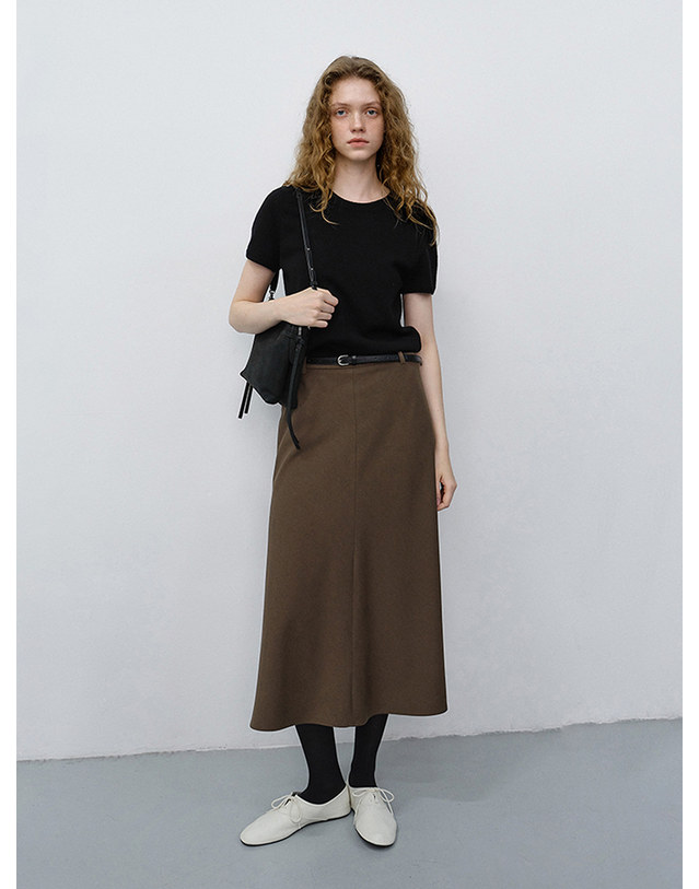 던스트 FLUID LONG SKIRT KHAKI BROWN_UDSK6C207W2 브라운 착용컷