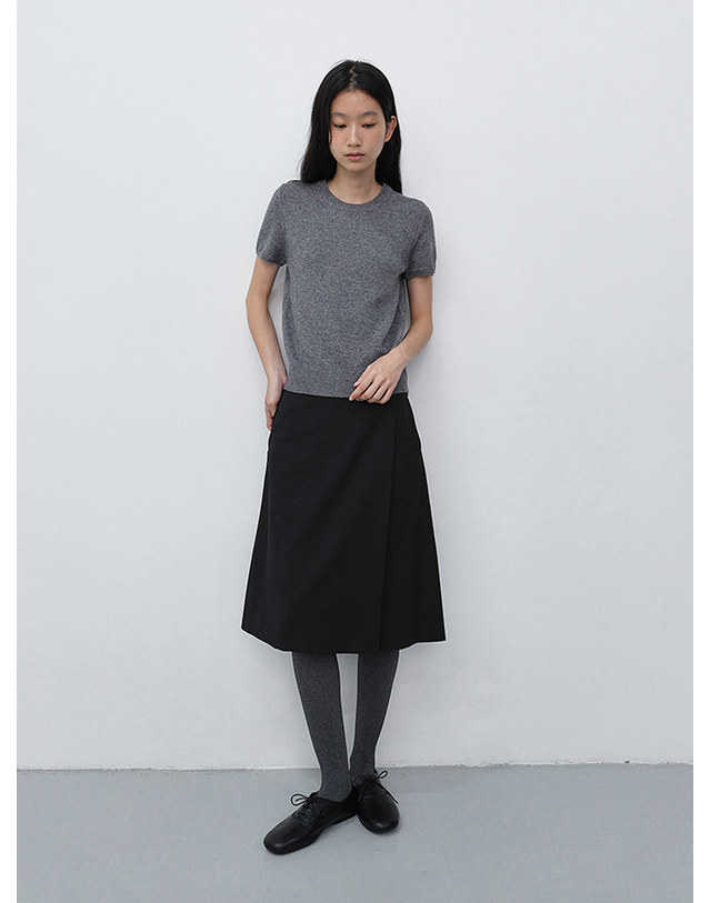 던스트 PLEATS MIDI WRAP SKIRT BLACK_UDSK6C205BK 블랙 착용컷