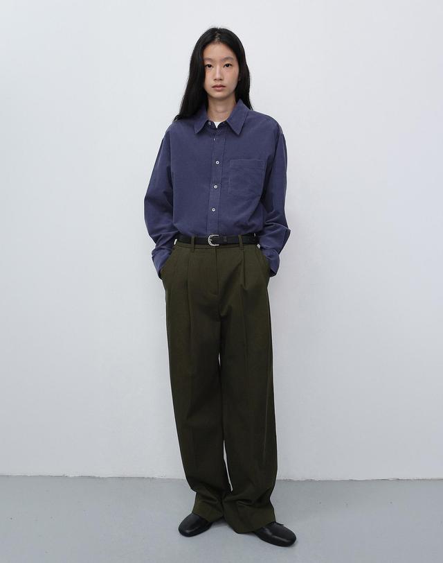 던스트 DOUBLE PLEATED WIDE CHINO SLACKS KHAKI_UDPA6C203K2 카키 착용컷