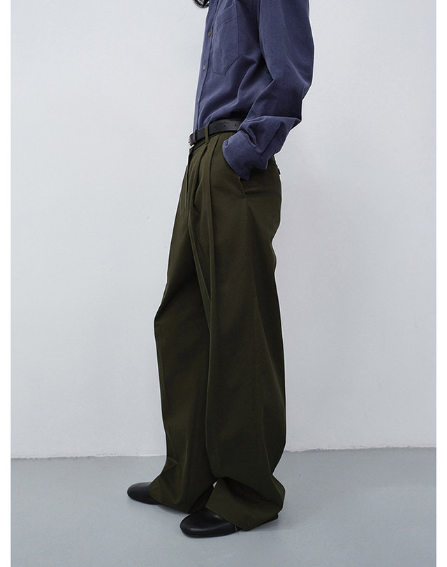 던스트 DOUBLE PLEATED WIDE CHINO SLACKS KHAKI_UDPA6C203K2 카키 착용컷