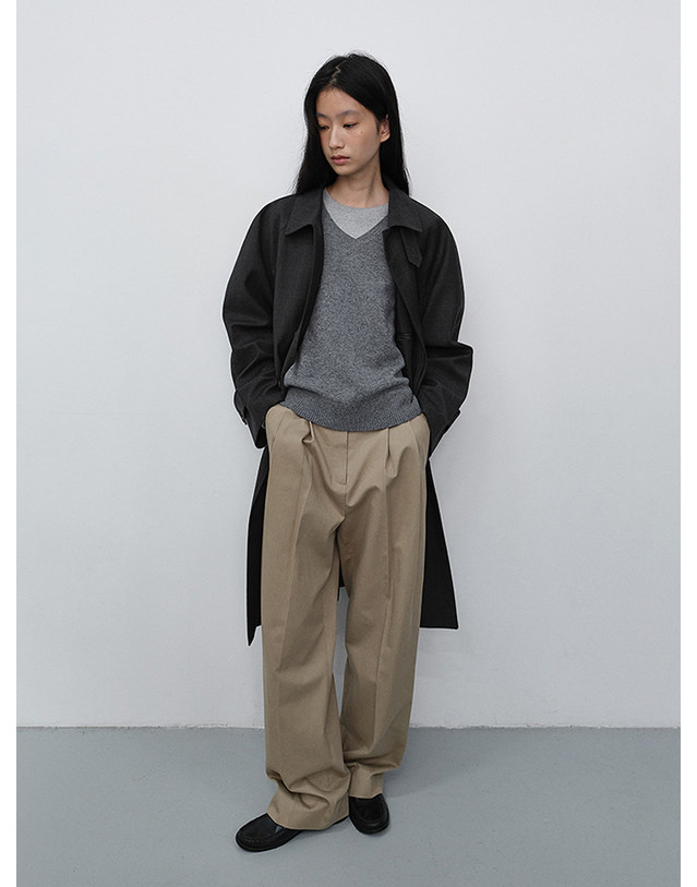 던스트 DOUBLE PLEATED WIDE CHINO SLACKS BEIGE_UDPA6C203I2 베이지 착용컷