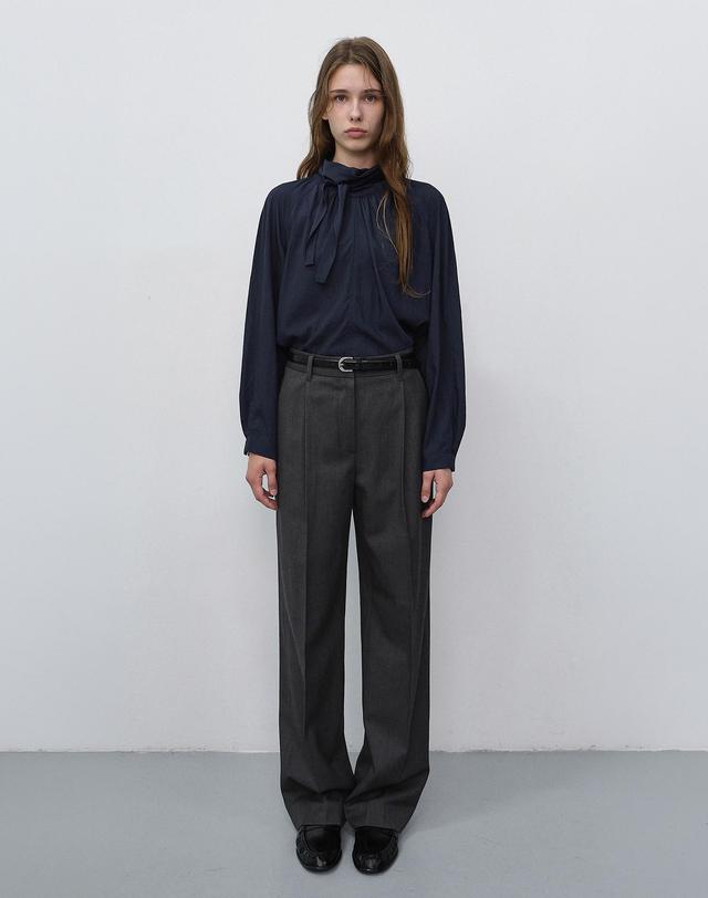 던스트 PLEATED SEMI-WIDE SLACKS CHARCOAL GREY_UDPA6C202CG 그레이 착용컷
