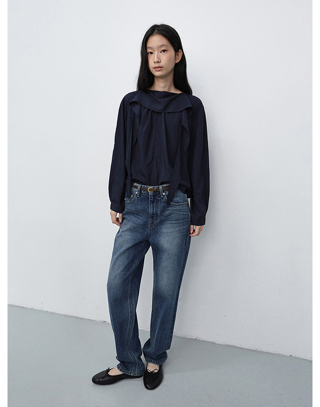 던스트 TIE BLOUSE NAVY_UDBL6C203N2 네이비 착용컷