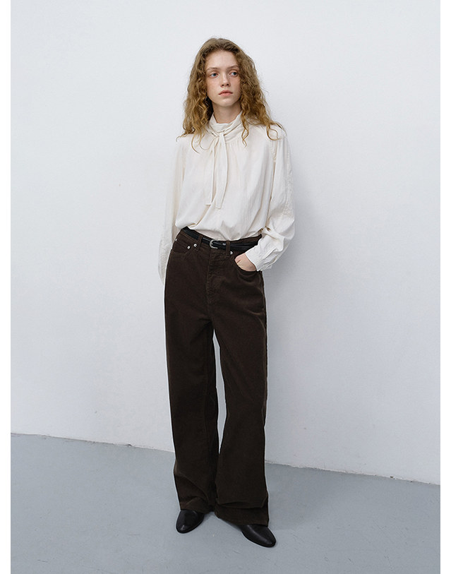 던스트 TIE BLOUSE CREAM_UDBL6C203CR 아이보리 착용컷