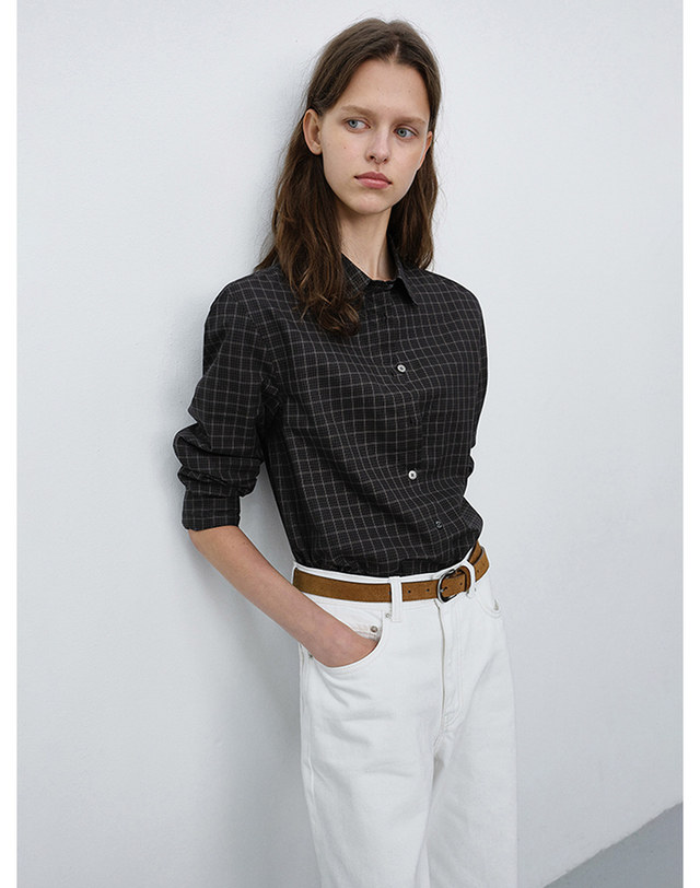 던스트 ESSENTIAL SLIM CHECKED SHIRT BLACK_UDSH6C201BK 블랙 착용컷
