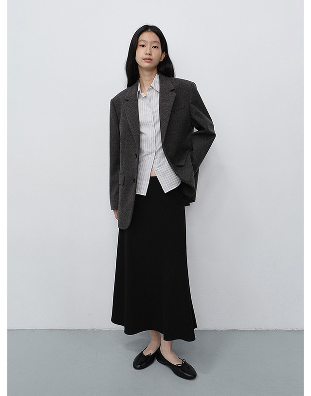 던스트 ESSENTIAL SLIM STRIPED SHIRT GREY STRIPE_UDSH6C201G1 그레이 착용컷