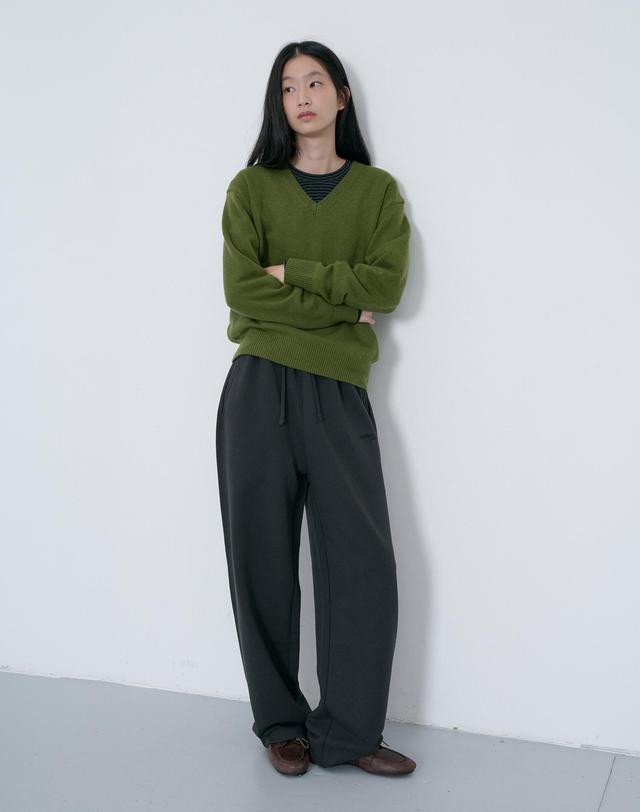 던스트 UNISEX STRAIGHT SWEATPANTS SOFT BLACK_UDPA6C101BK 블랙 착용컷