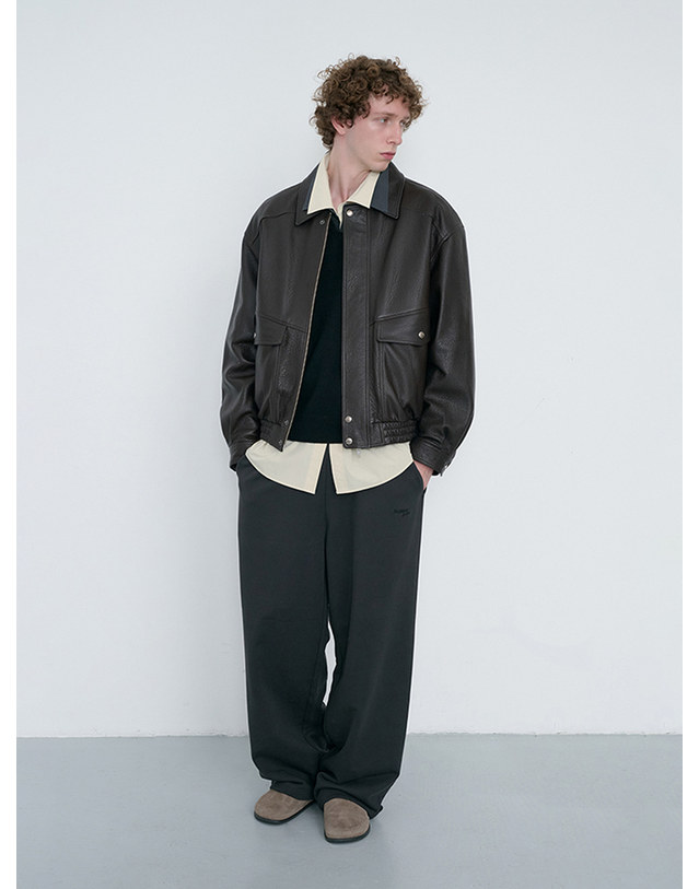던스트 UNISEX STRAIGHT SWEATPANTS SOFT BLACK_UDPA6C101BK 블랙 착용컷