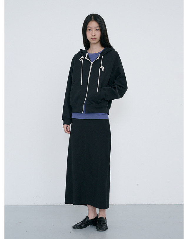 던스트 UNISEX LEATHER LOGO ZIP-UP HOODIE BLACK_UDTS6C108BK 블랙 착용컷