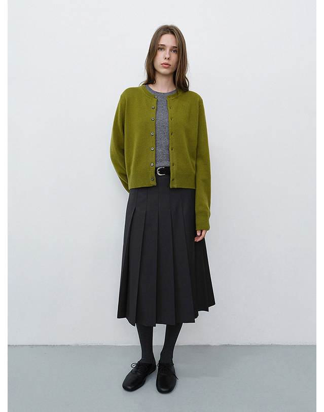 던스트 UNISEX CREWNECK KNIT CARDIGAN OLIVE GREEN_UDSW6C101E1 그린 착용컷