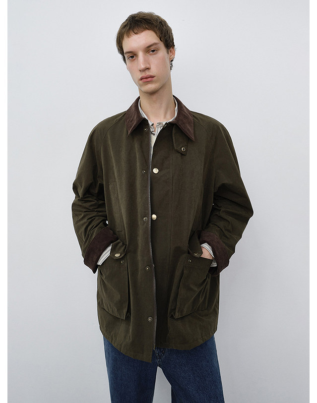 던스트 UNISEX WAXED COTTON HUNTING JACKET KHAKI_UDJU6C111K2 카키 착용컷