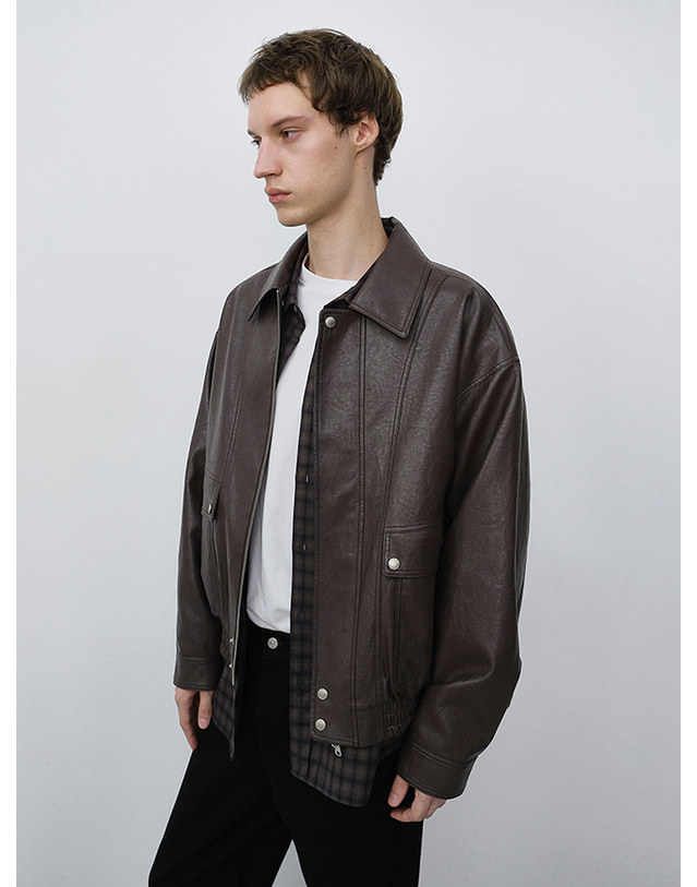 던스트 UNISEX LEATHER ZIP-UP BLOUSON DARK BROWN_UDJU6C105W2 브라운 착용컷