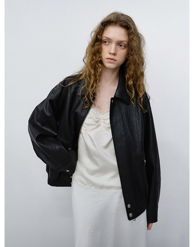 던스트 UNISEX LEATHER ZIP-UP BLOUSON BLACK_UDJU6C105BK 블랙 착용컷