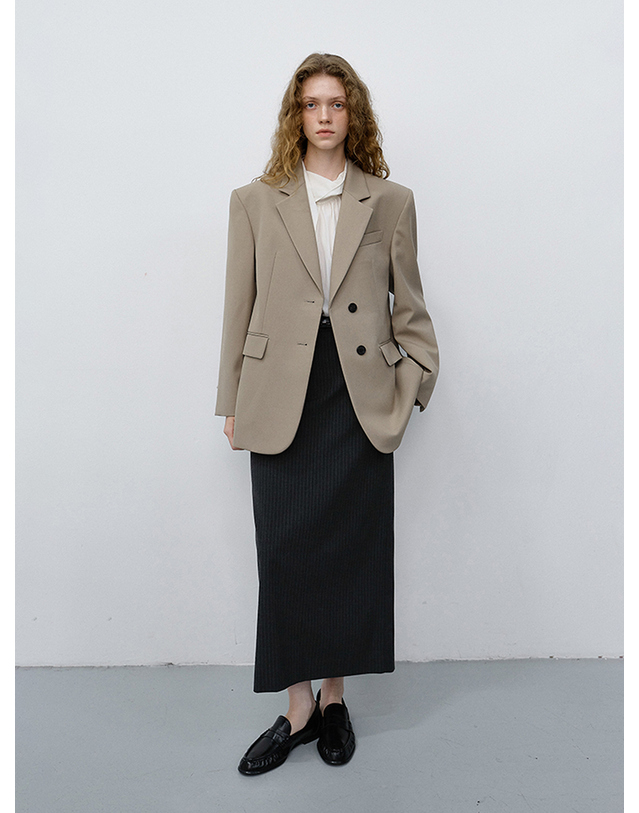 던스트 ESSENTIAL 2 BUTTON WOOL BLAZER SAND BEIGE_UDJA6C202CM 카멜 착용컷