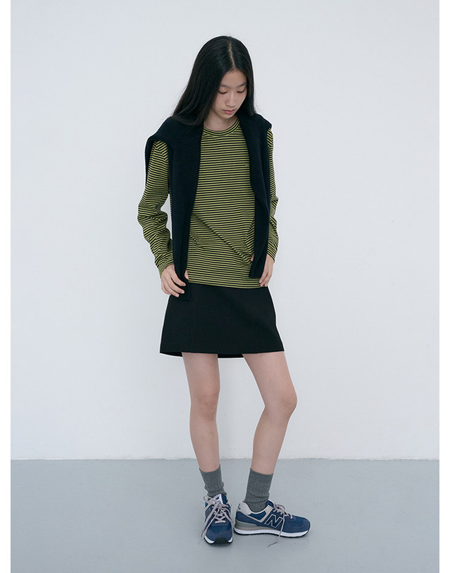 던스트 CLASSIC LOGO SOCKS CHARCOAL GREY_UDSS6F102G3 그레이 착용컷
