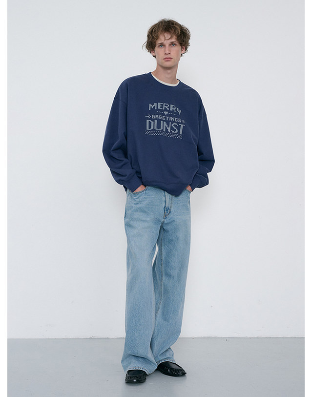 던스트 UNISEX PIXEL SWEATSHIRT NAVY_M_UDTS6C113N2 네이비 착용컷