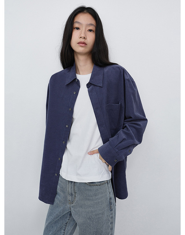 던스트 UNISEX CORDUROY SHIRT WASHED BLUE_M_UDSH6C106B2 블루 착용컷