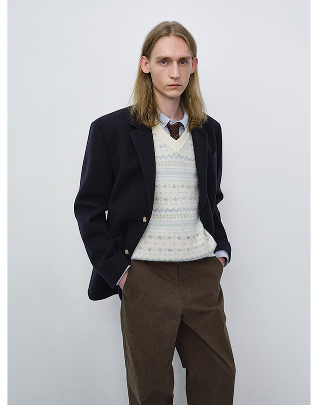 던스트 UNISEX CRAFTED V-NECK KNIT VEST CREAM_M_UDSW6C117CR 아이보리 착용컷