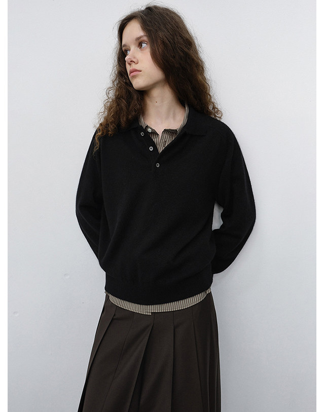 던스트 UNISEX COLLARED SWEATER BLACK_M_UDSW6C112BK 블랙 착용컷