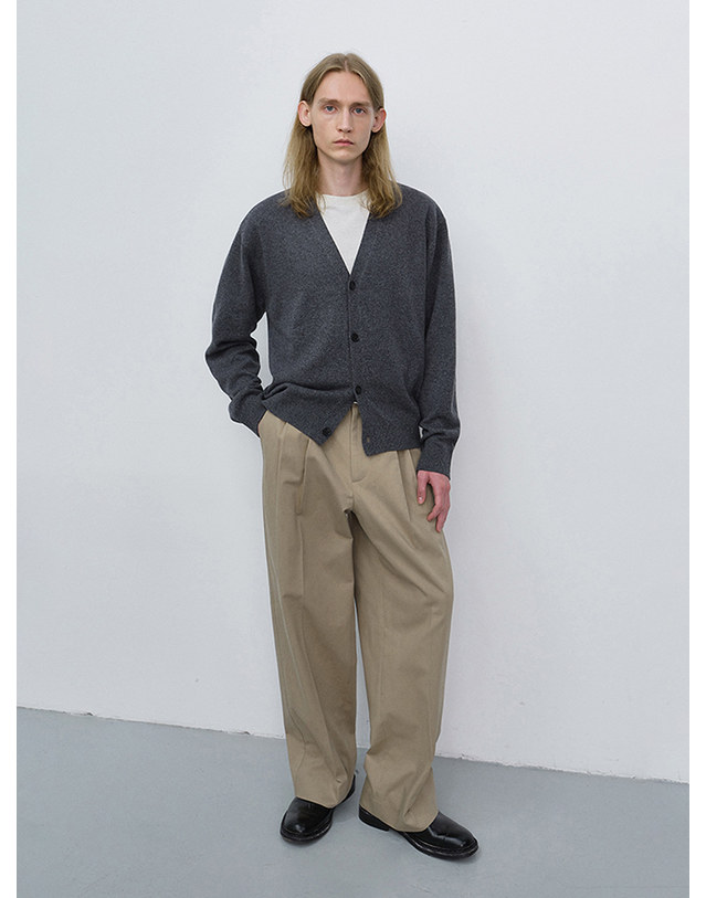 던스트 UNISEX V-NECK CARDIGAN MELANGE GREY_M_UDSW6C103G2 그레이 착용컷