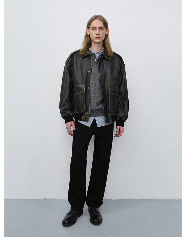 던스트 UNISEX DETACHABLE A-2 LEATHER BLOUSON BRUSHED BLACK_M_UDJU6C102G3 그레이 착용컷