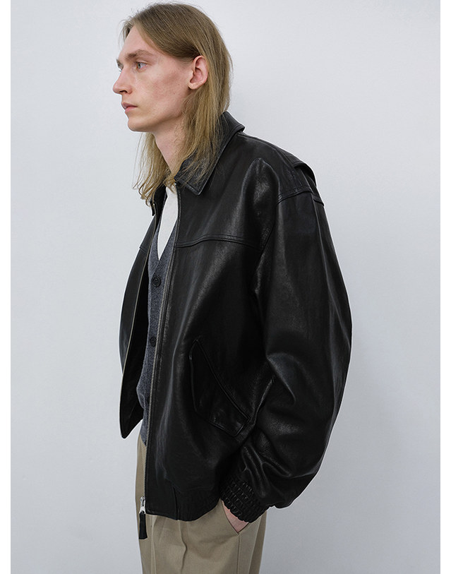 던스트 UNISEX REFINED LEATHER BLOUSON BLACK_M_UDJU6C101BK 블랙 착용컷
