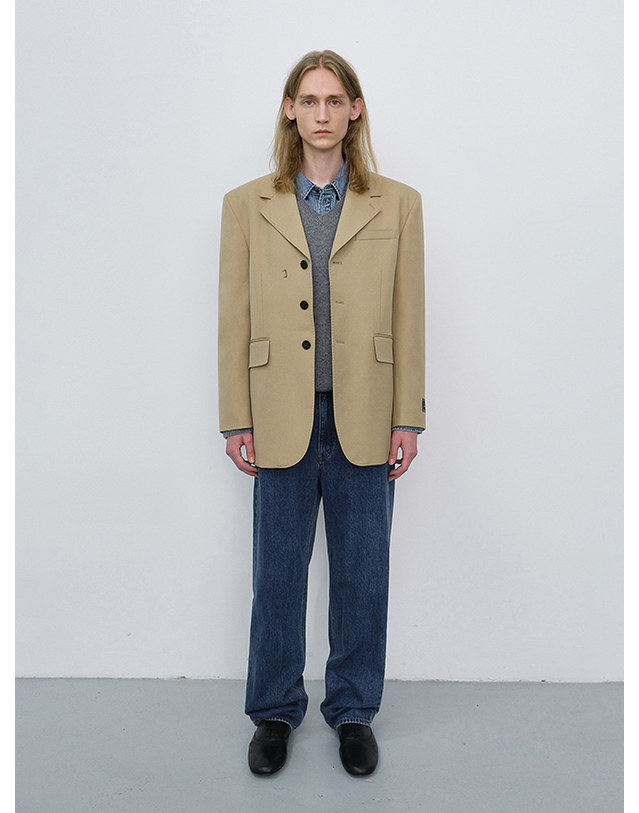 던스트 UNISEX REFINED MASCULINE WOOL BLAZER CARAMEL BEIGE_M_UDJA6C105CM 카멜 착용컷