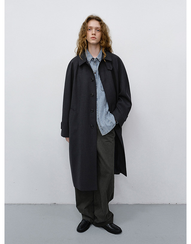 던스트 UNISEX H-LINE WOOL MAC COAT CHARCOAL GREY_M_UDTR6C101CG 그레이 착용컷