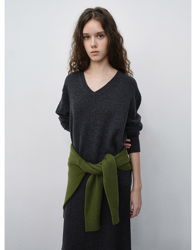 던스트 KNITTED MAXI SKIRT CHARCOAL GREY_UDSK6C209CG 그레이 착용컷