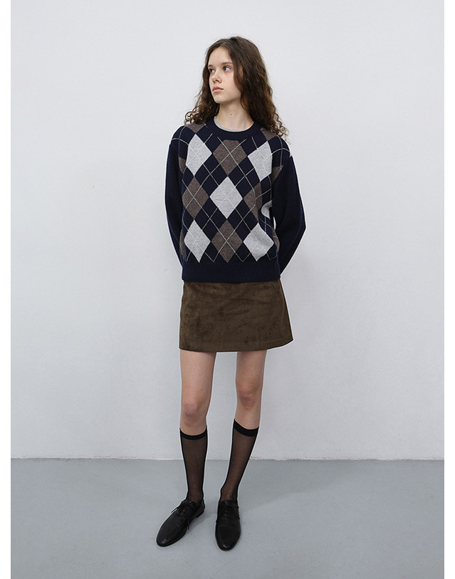 던스트 SUEDE MINI SKIRT ETOUPE KHAKI_UDSK6C202K1 그린 착용컷
